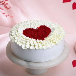 Hearty Dainty Red Velvet Cake-image-32